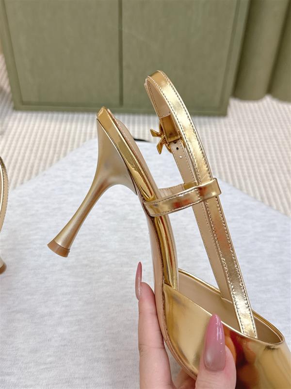 2025112810123910 300